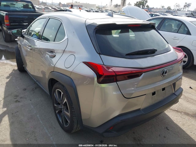Lexus UX 200 2019 JTHY3JBH3K2000423 Image 3