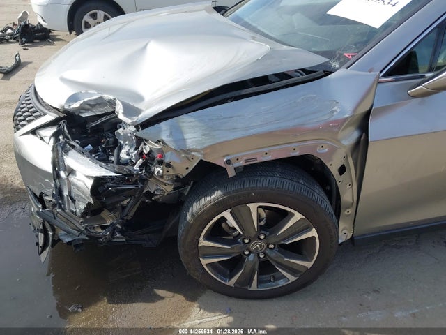 Lexus UX 200 2019 JTHY3JBH3K2000423 Image 6