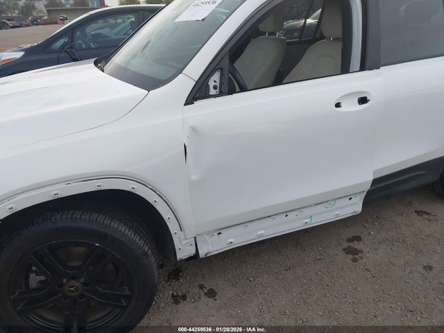 W1N4M4GB0LW041758 Mercedes-Benz GLB 250