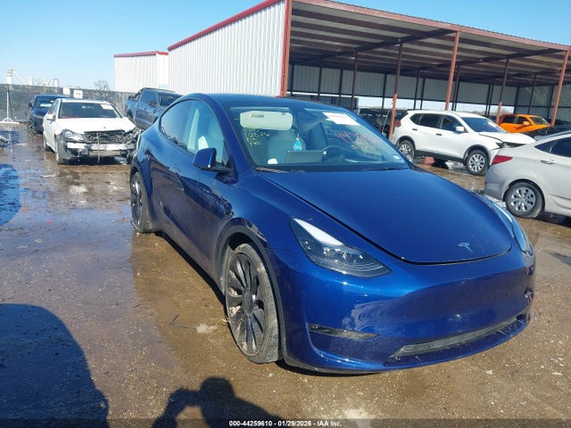 2024 TESLA MODEL Y 7SAYGDEF2RA303735 Photo 0