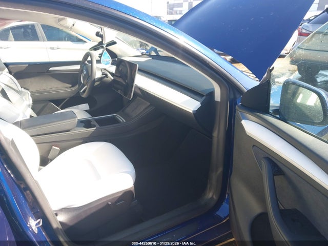 2024 TESLA MODEL Y 7SAYGDEF2RA303735 Photo 4