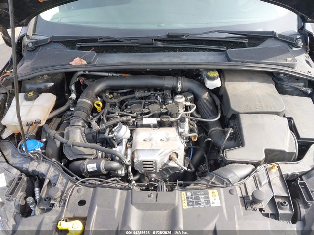 Ford FOCUS SE 2018 1FADP3FE7JL312856 Image 10