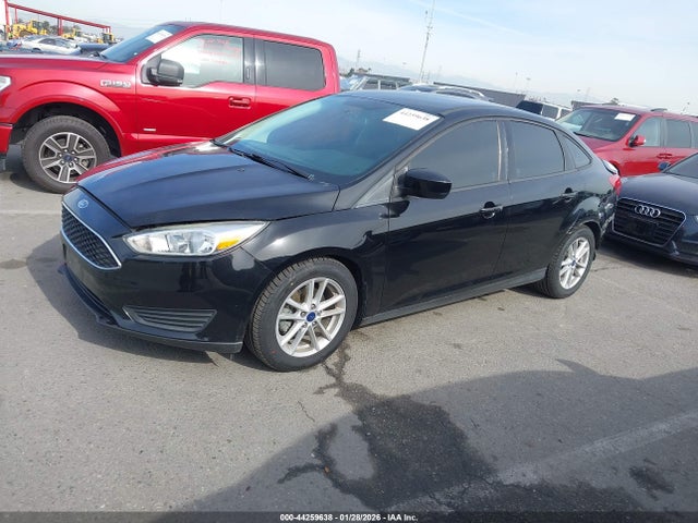 Ford FOCUS SE 2018 1FADP3FE7JL312856 Image 2