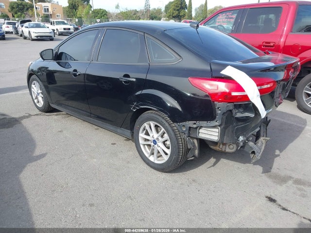 Ford FOCUS SE 2018 1FADP3FE7JL312856 Image 3