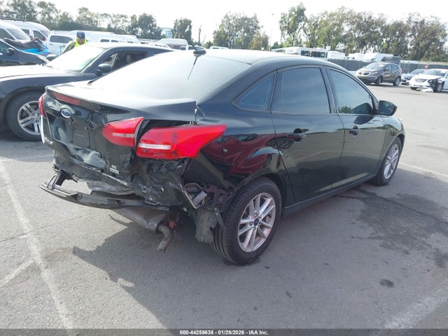 Ford FOCUS SE 2018 1FADP3FE7JL312856 Image 4