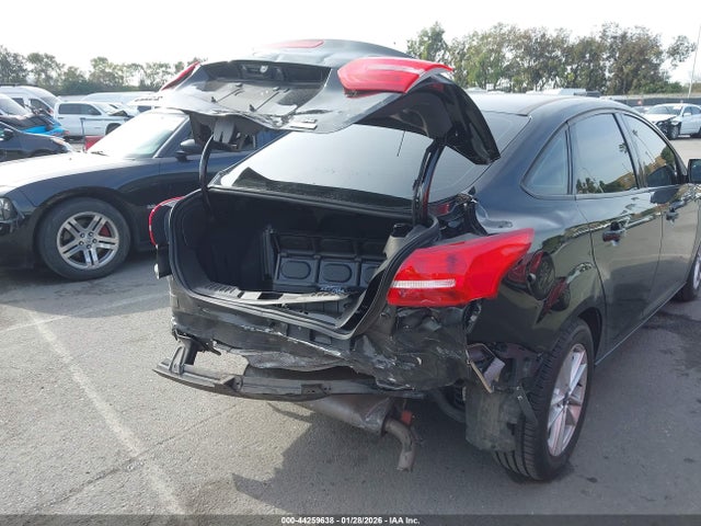 Ford FOCUS SE 2018 1FADP3FE7JL312856 Image 6
