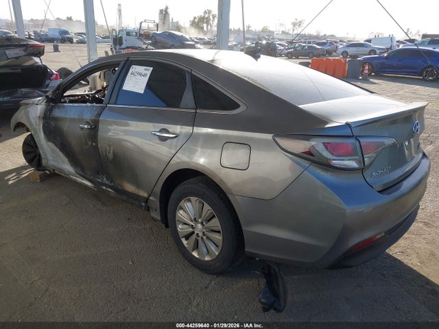 2017 HYUNDAI SONATA HYBRID KMHE24L36HA064414 Photo 2