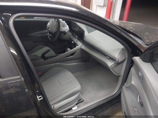 KMHLM4DG6RU684361 Hyundai ELANTRA SEL