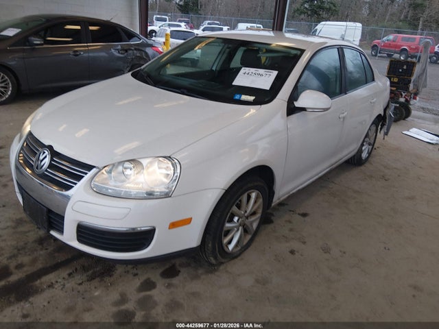 2010 VOLKSWAGEN JETTA 3VWAZ7AJ1AM132870 Photo 1