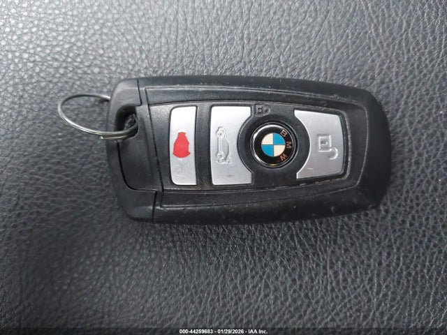 BMW 320i Xdrive 2016 WBA8A3C5XGK689274 Image 11