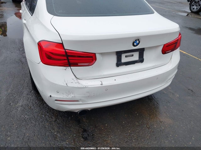 BMW 320i Xdrive 2016 WBA8A3C5XGK689274 Image 18