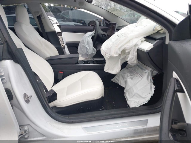 2019 TESLA MODEL 3 5YJ3E1EB6KF406819 Photo 4