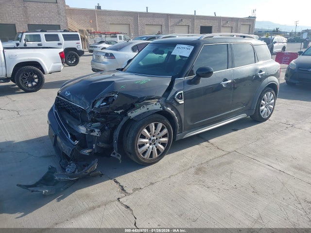 2018 MINI COUNTRYMAN WMZYT3C38J3E00408 Photo 1