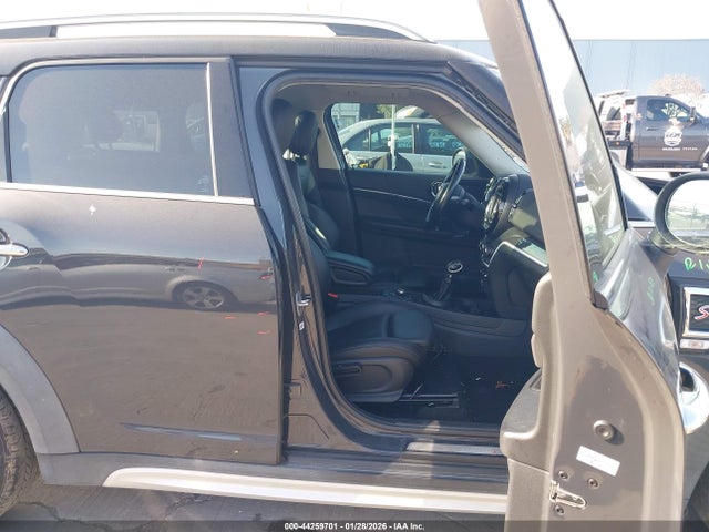 2018 MINI COUNTRYMAN WMZYT3C38J3E00408 Photo 4