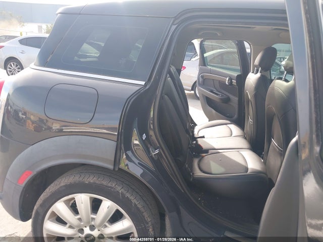 2018 MINI COUNTRYMAN WMZYT3C38J3E00408 Photo 7