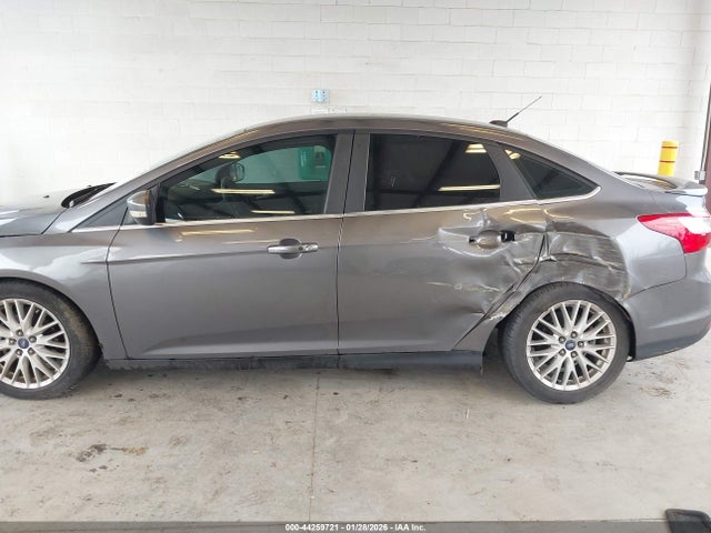 1FADP3J2XEL230364 Ford Focus Titanium