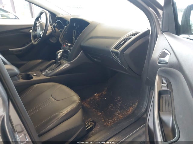 1FADP3J2XEL230364 Ford Focus Titanium