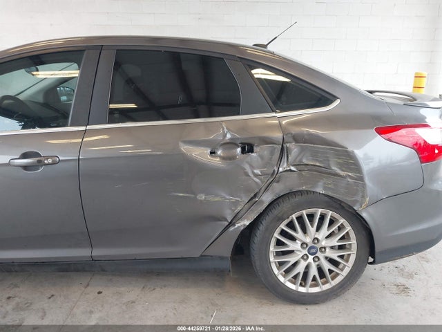 1FADP3J2XEL230364 Ford Focus Titanium