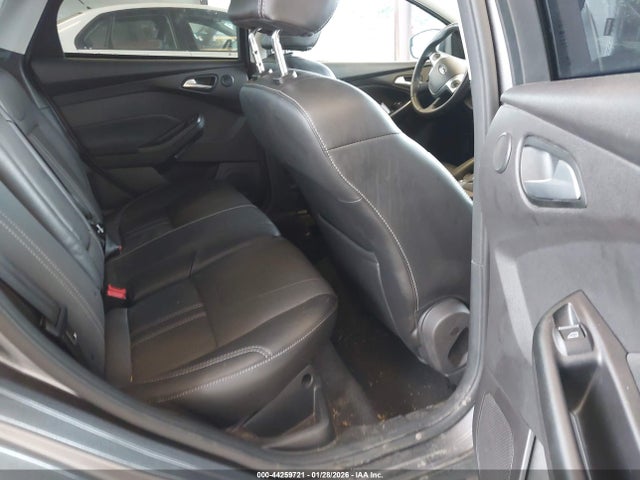 1FADP3J2XEL230364 Ford Focus Titanium