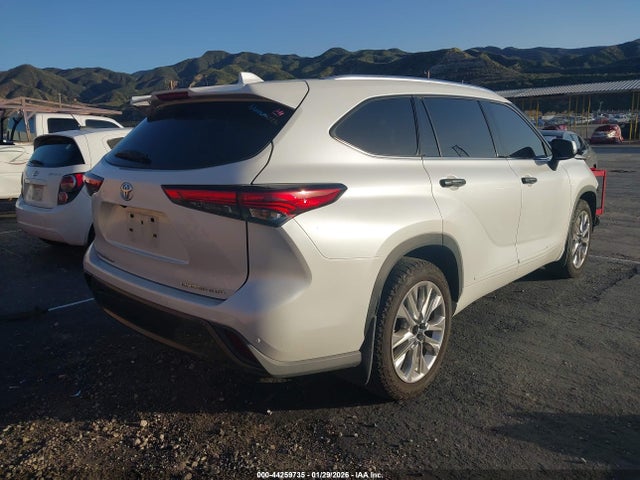 5TDDZRBH7NS575649 Toyota Highlander Limited