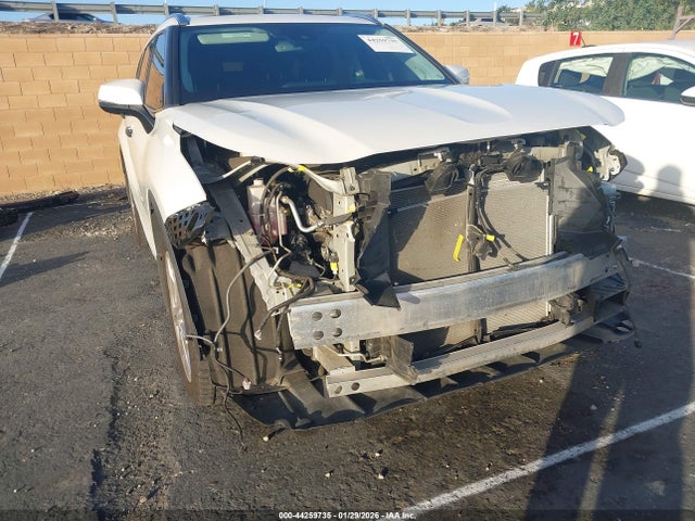 5TDDZRBH7NS575649 Toyota Highlander Limited