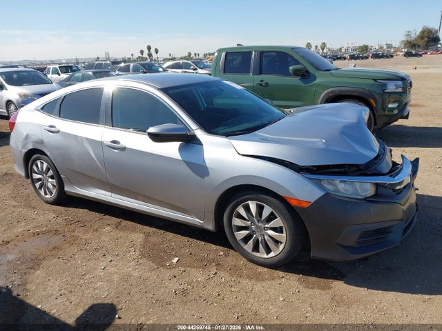 Honda Civic Lx 2018 2HGFC2F58JH602109 головне зображення