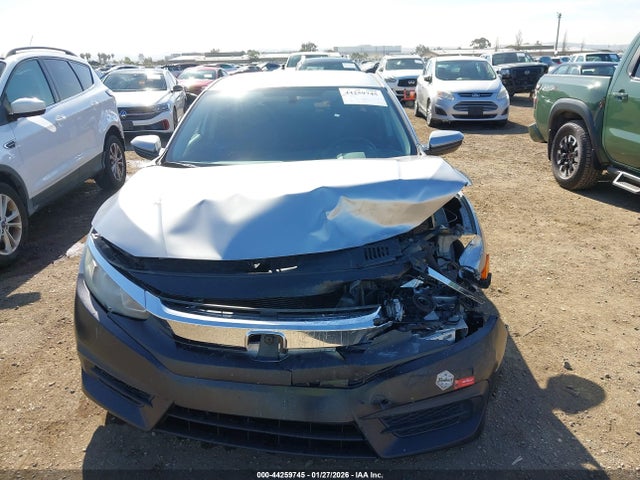 Honda Civic Lx 2018 2HGFC2F58JH602109 Image 12