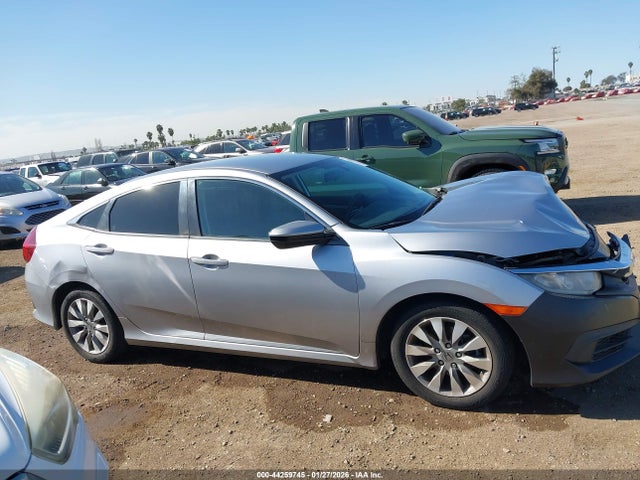 Honda Civic Lx 2018 2HGFC2F58JH602109 Image 13