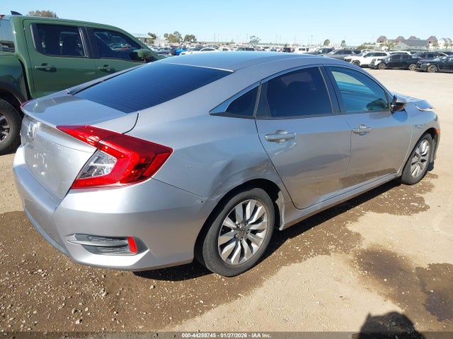 Honda Civic Lx 2018 2HGFC2F58JH602109 Image 4