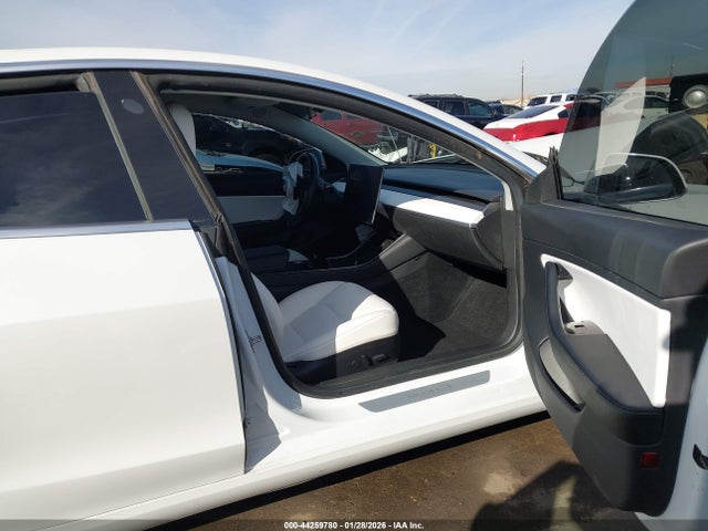 2019 TESLA MODEL 3 5YJ3E1EAXKF332506 Photo 4