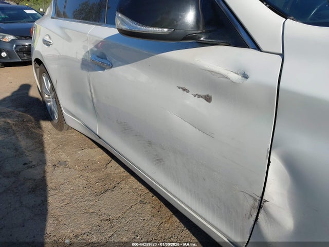 44259823 :رقم المزاد ، JN1BV7AP1FM355701 vin ، 2015 Infiniti Q50 Premium مزاد بيع