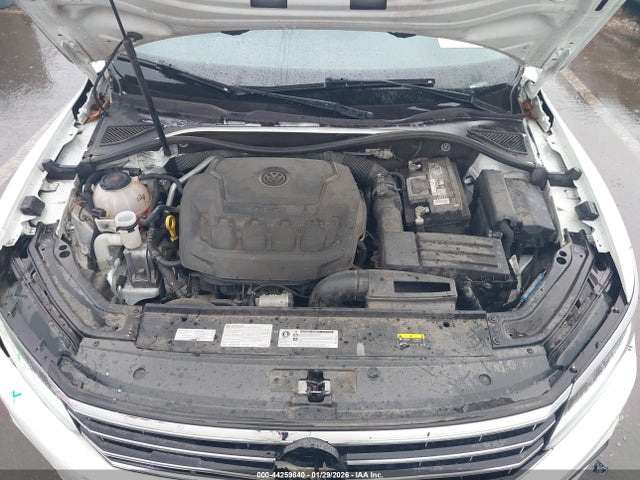 1VWBA7A34JC036181 Volkswagen Passat 2.0t Se
