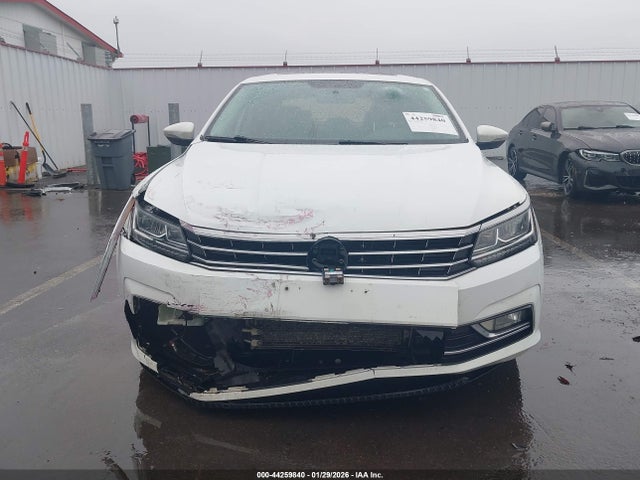 1VWBA7A34JC036181 Volkswagen Passat 2.0t Se