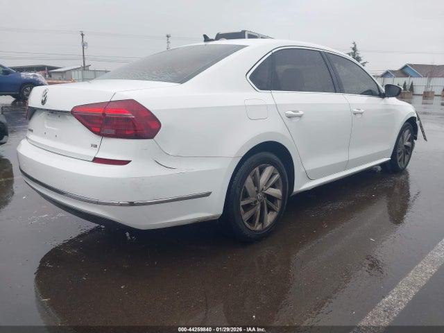 1VWBA7A34JC036181 Volkswagen Passat 2.0t Se