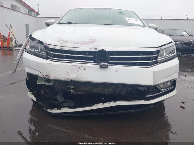 1VWBA7A34JC036181 Volkswagen Passat 2.0t Se