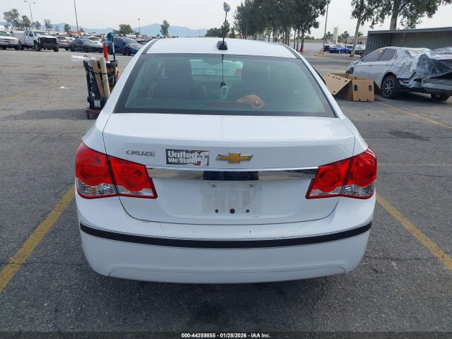 Chevrolet Cruze Ls Auto 2015 1G1PA5SG4F7170809 Image 16