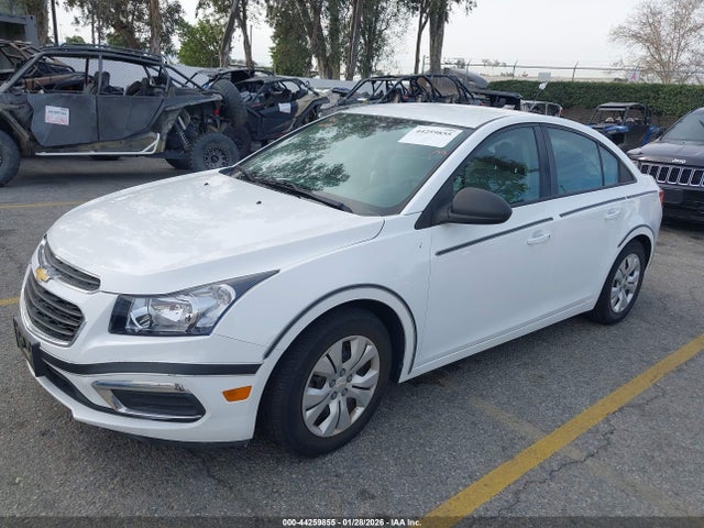 Chevrolet Cruze Ls Auto 2015 1G1PA5SG4F7170809 Image 2