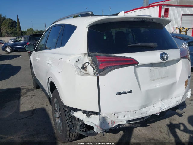 2T3WFREV3GW285977 Toyota Rav4 Xle