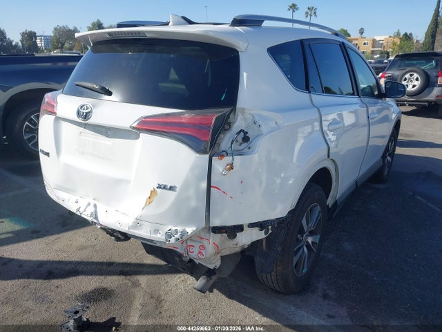 2T3WFREV3GW285977 Toyota Rav4 Xle
