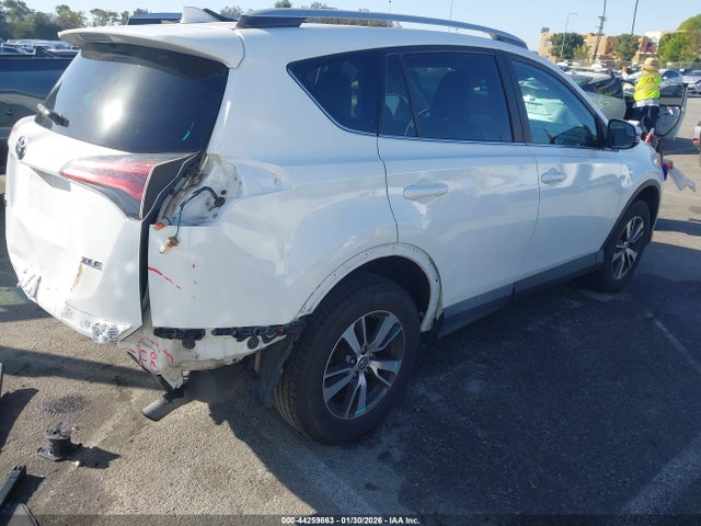 2T3WFREV3GW285977 Toyota Rav4 Xle