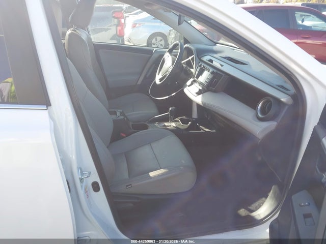 2T3WFREV3GW285977 Toyota Rav4 Xle
