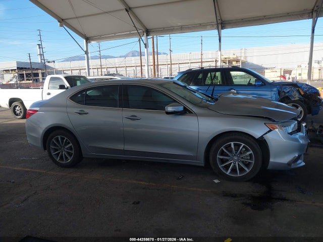 19UUB1F38JA008010 Acura TLX