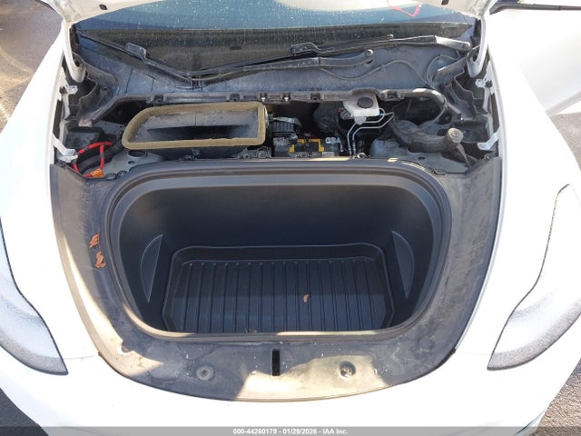 2020 Tesla Model Y Long Range Dual Motor All-wheel Drive მანქანა იყიდება აუქციონზე, vin: 5YJYGDEE6LF051602, აუქციონის ნომერი: 44260179