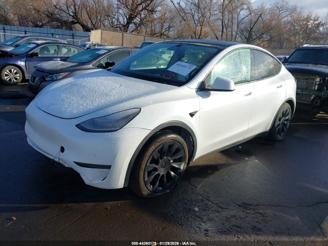 2020 Tesla Model Y Long Range Dual Motor All-wheel Drive მანქანა იყიდება აუქციონზე, vin: 5YJYGDEE6LF051602, აუქციონის ნომერი: 44260179