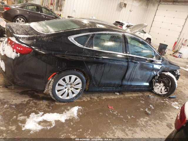2015 Chrysler 200 Lx მანქანა იყიდება აუქციონზე, vin: 1C3CCCFB6FN728937, აუქციონის ნომერი: 44260292