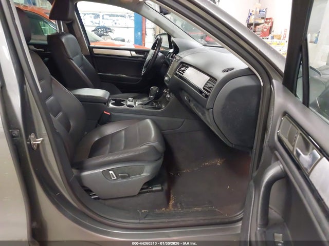 2014 VOLKSWAGEN TOUAREG WVGEF9BP3ED012285 Photo 4