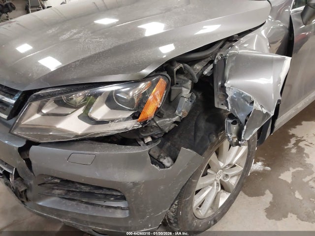 2014 VOLKSWAGEN TOUAREG WVGEF9BP3ED012285 Photo 5