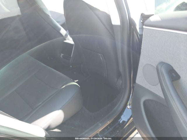 Продажа на аукционе авто 2024 Tesla Model 3, vin: 5YJ3E1EA2RF724258, номер лота: 44260333