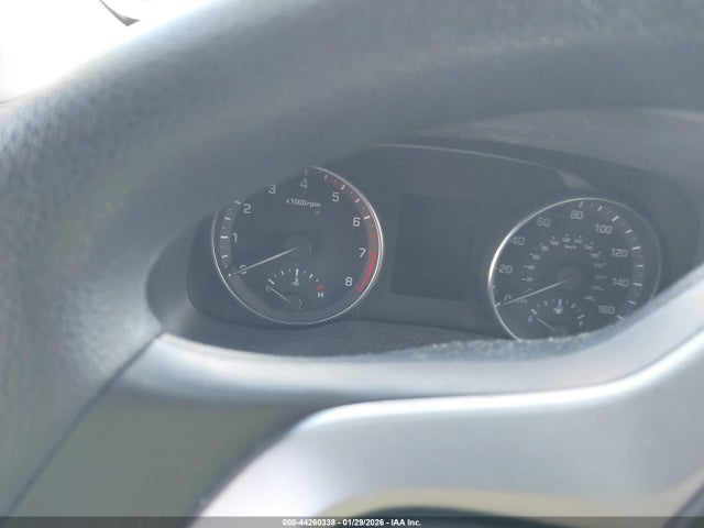 KMHD84LF3HU207550 Hyundai ELANTRA SE