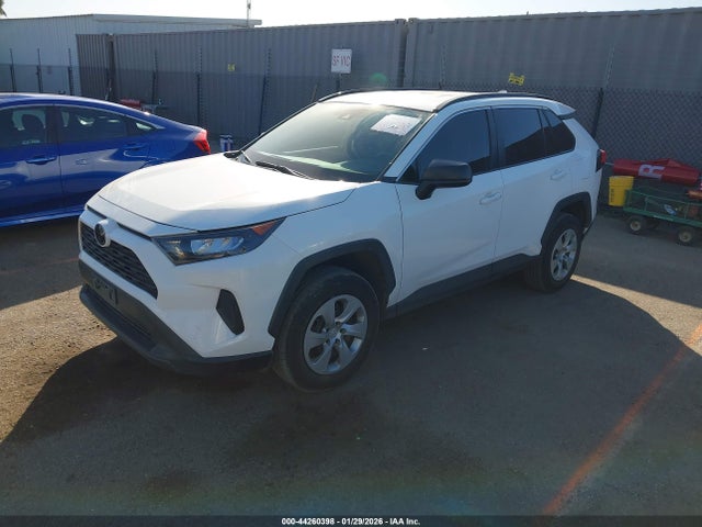 Toyota RAV4 LE 2021 2T3H1RFVXMC165161 Image 2